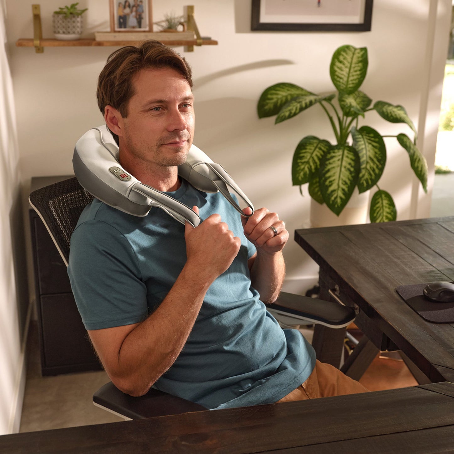 MASSAGER, NECK PRO THERAPY VIBRATION W/HEAT (4/CS)