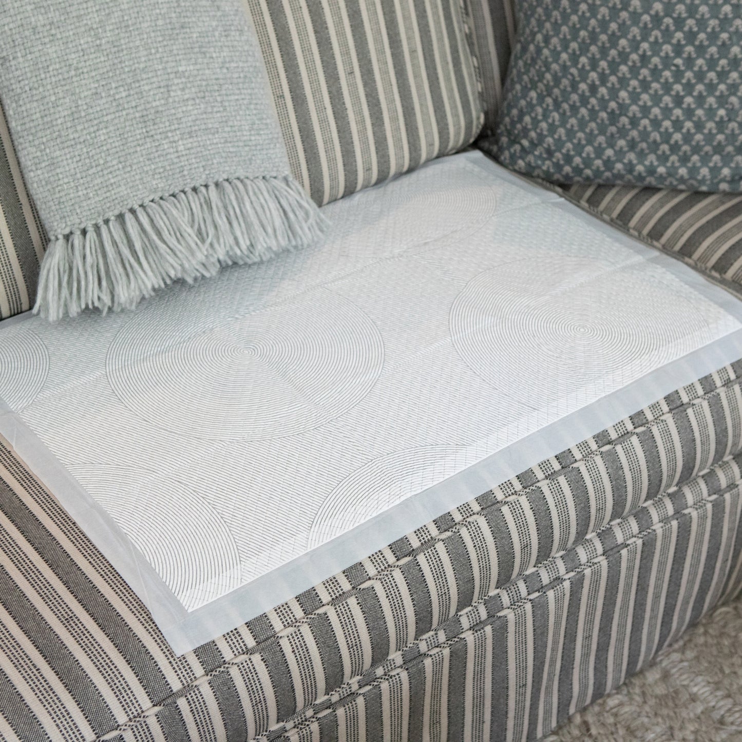 UNDERPAD, FLOURISH ABSRB F/SOFAS/BED DOVE GRY (25EA/BX 6BXCS