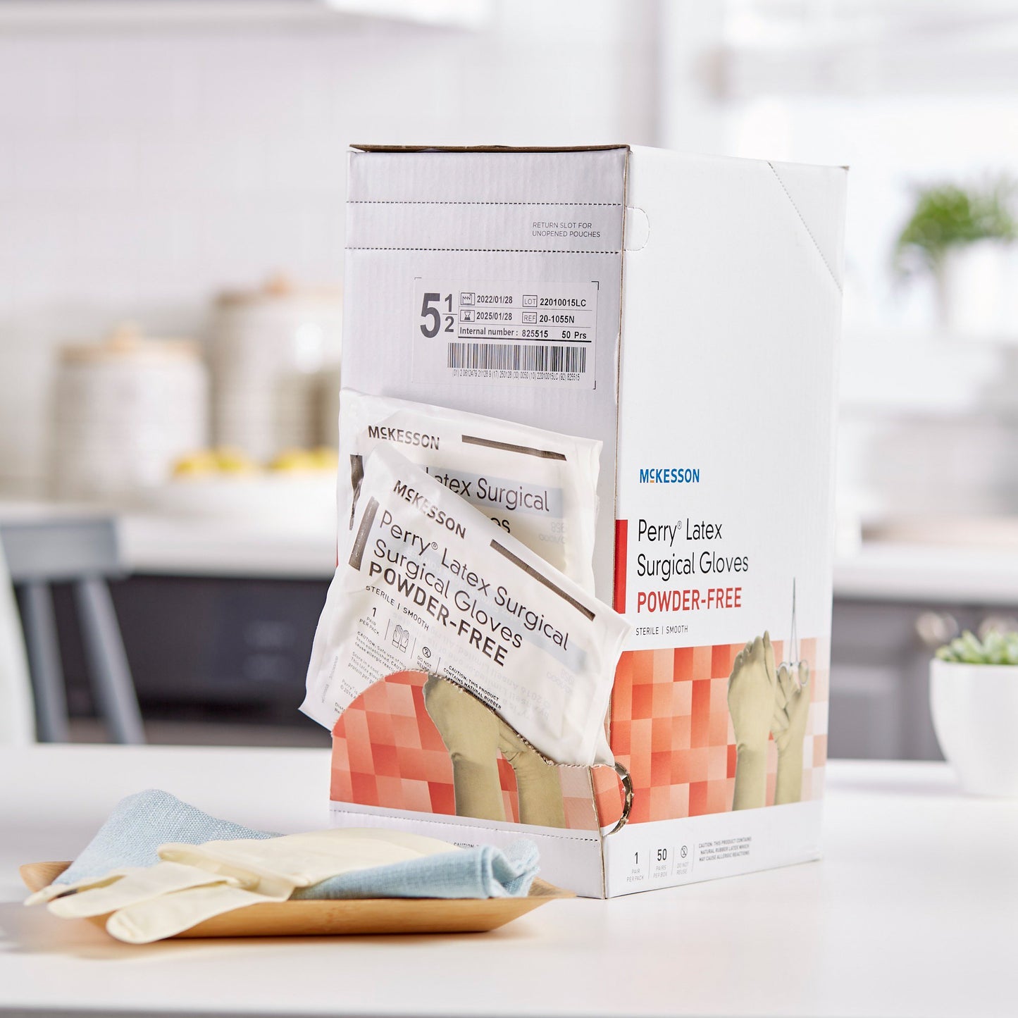 GLOVE, SURG LTX 5.5 STR2 SMTH (50PR/BX 4BX/CS)