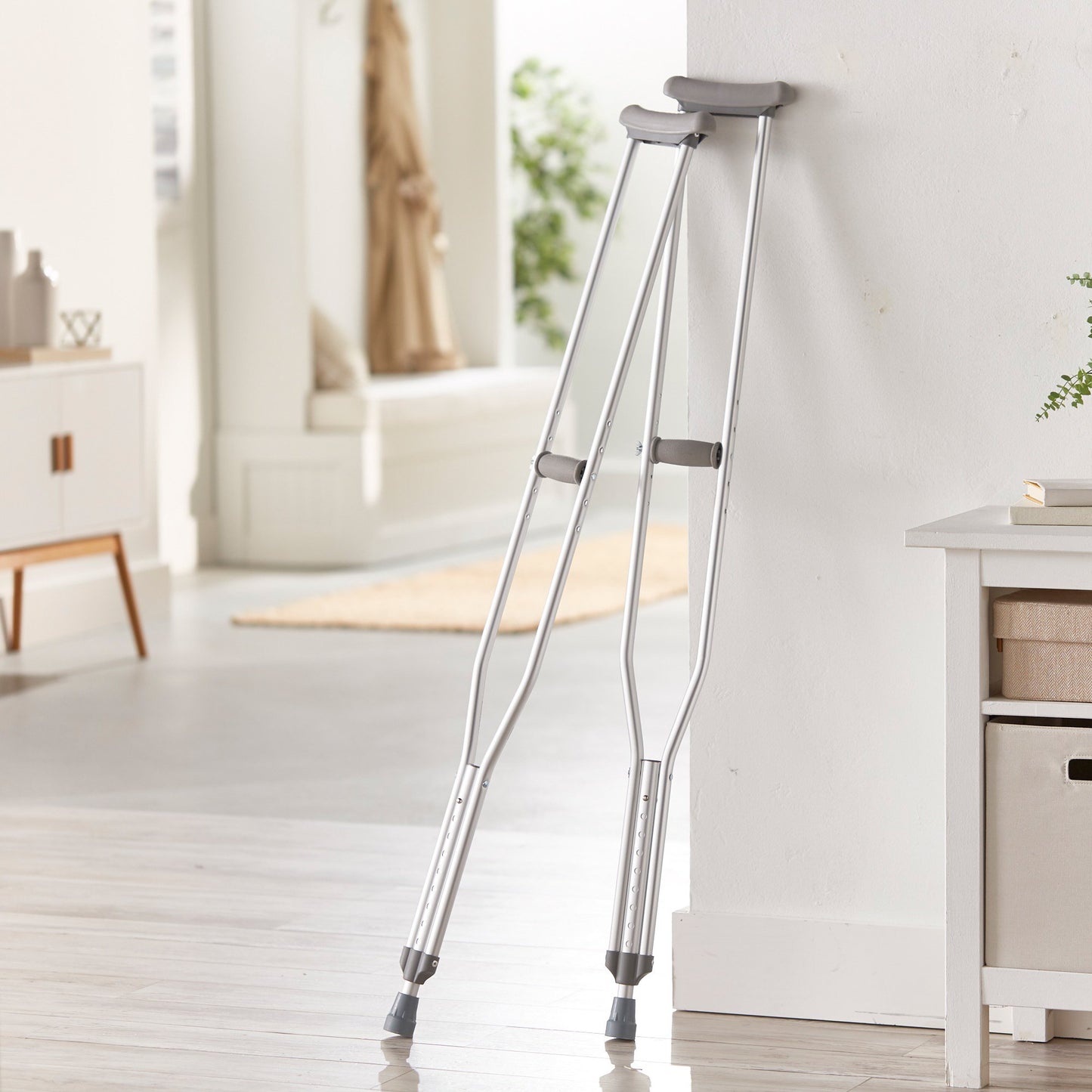 CRUTCH, ALUMINIUM QUICK ADJ TALL ADLT 350LB (8PR/CS)