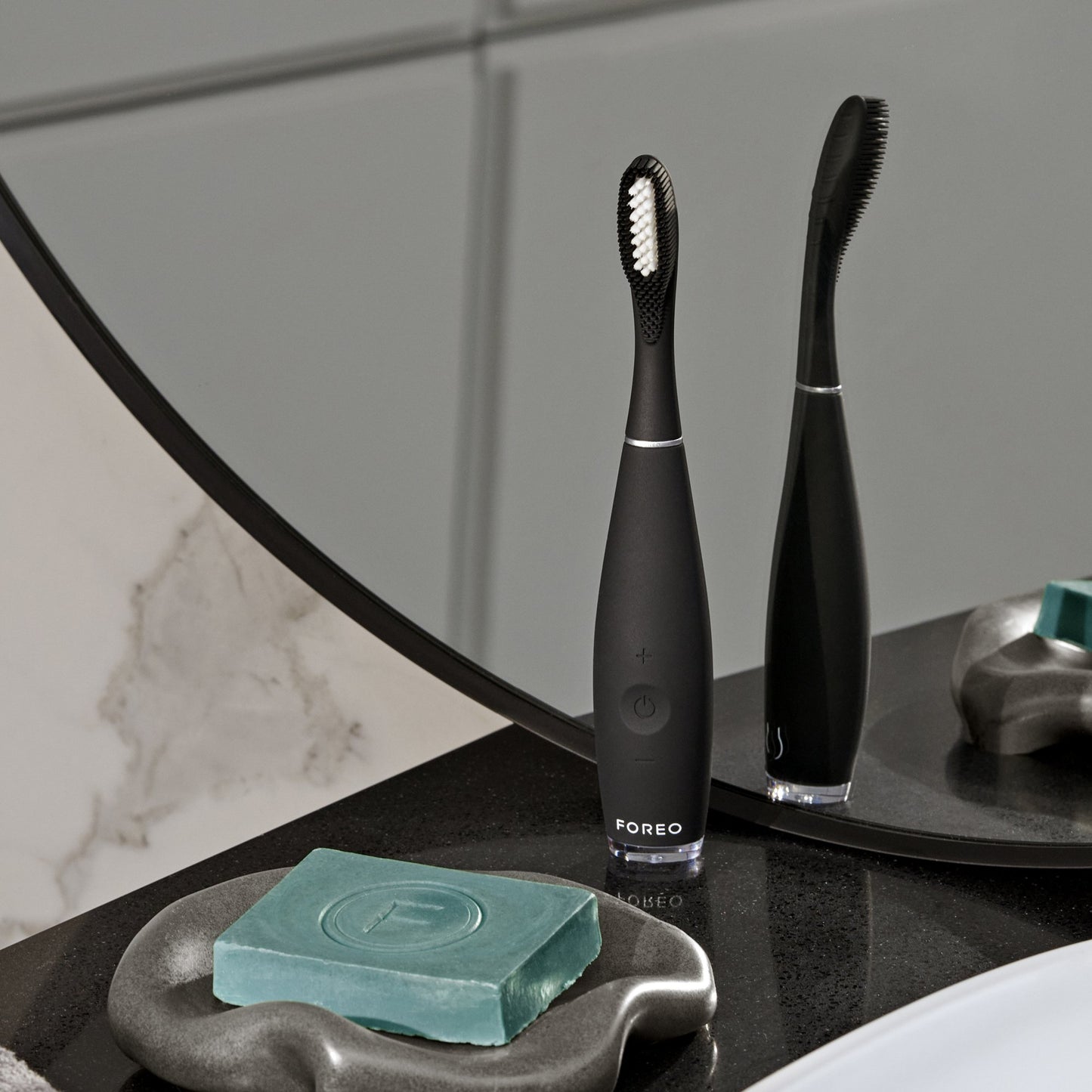 TOOTHBRUSH, ISSA 3 SONIC PULSEBLK