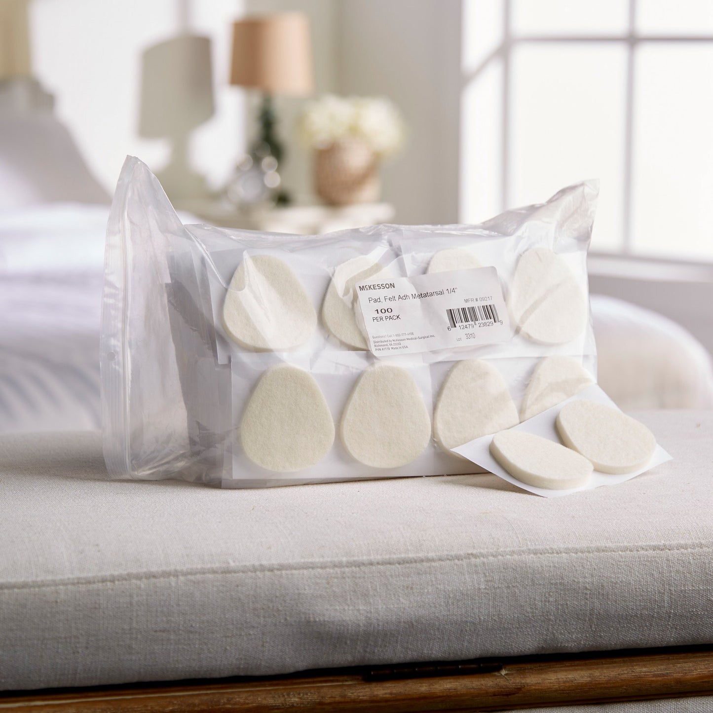 PEDI-PAD, FELT ADH WHT #106-LG"1/4" (100/PK 20PK/CS)