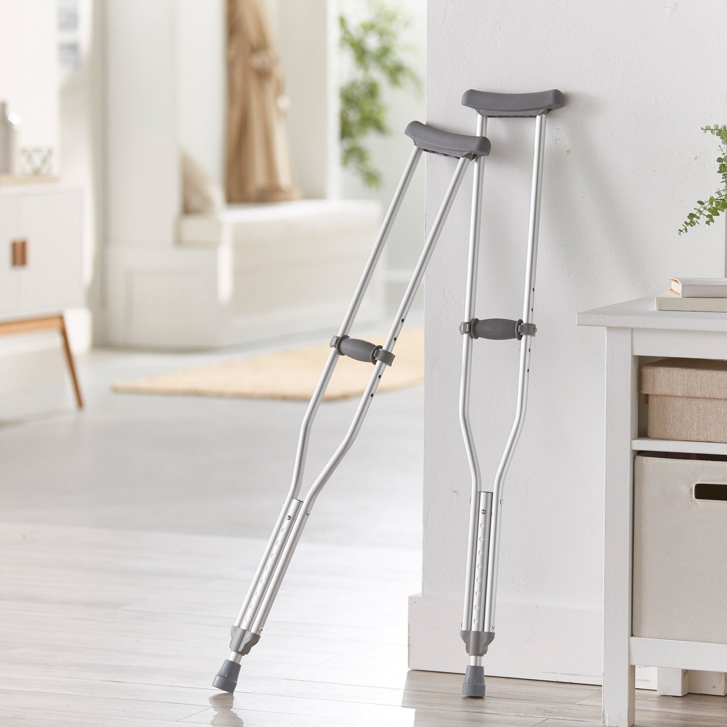 CRUTCH, ALUM QUICK ADJ ADLT 350 LB (8PR/CS)