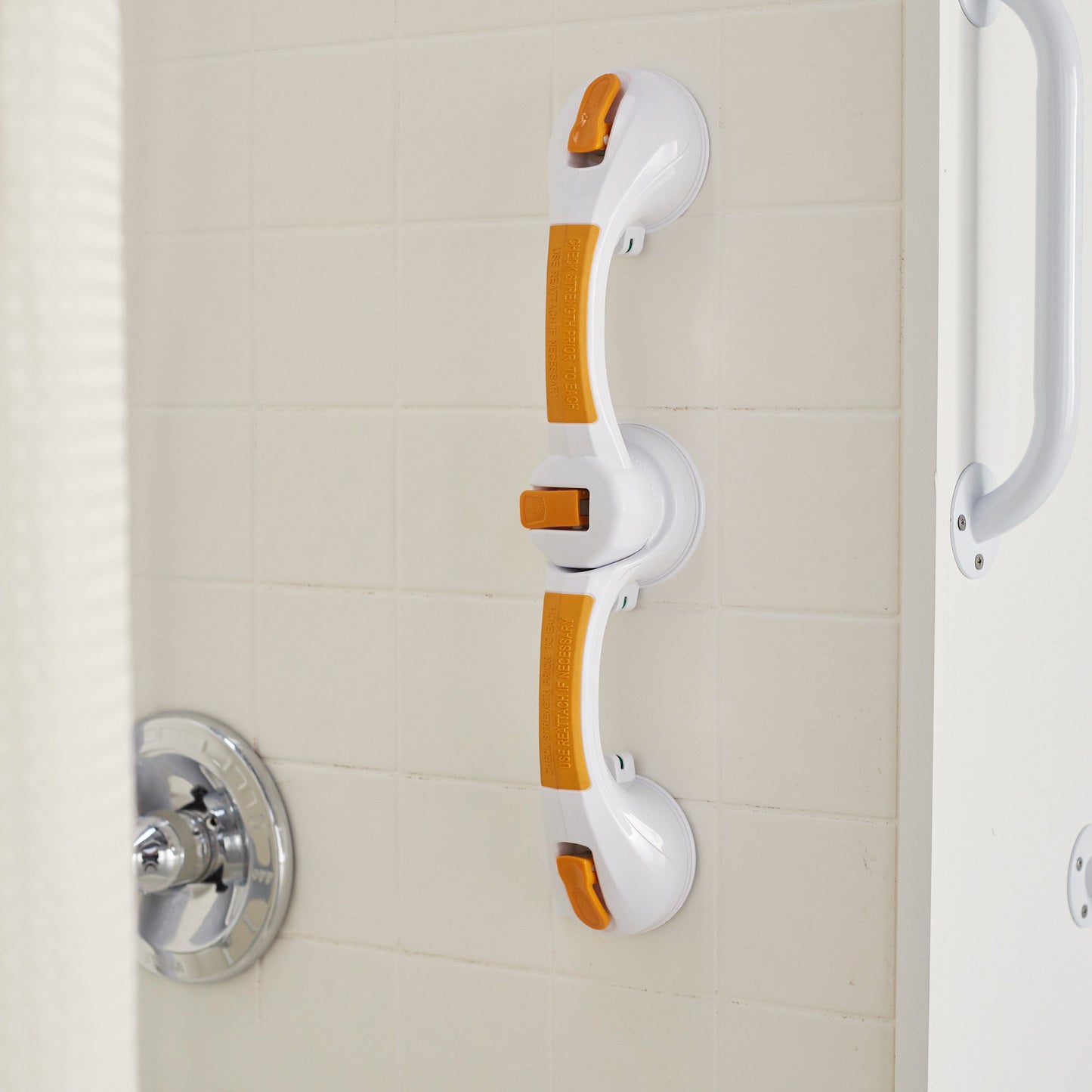 GRAB BAR, SUCTION ROTATING 19.75" (3/CS)