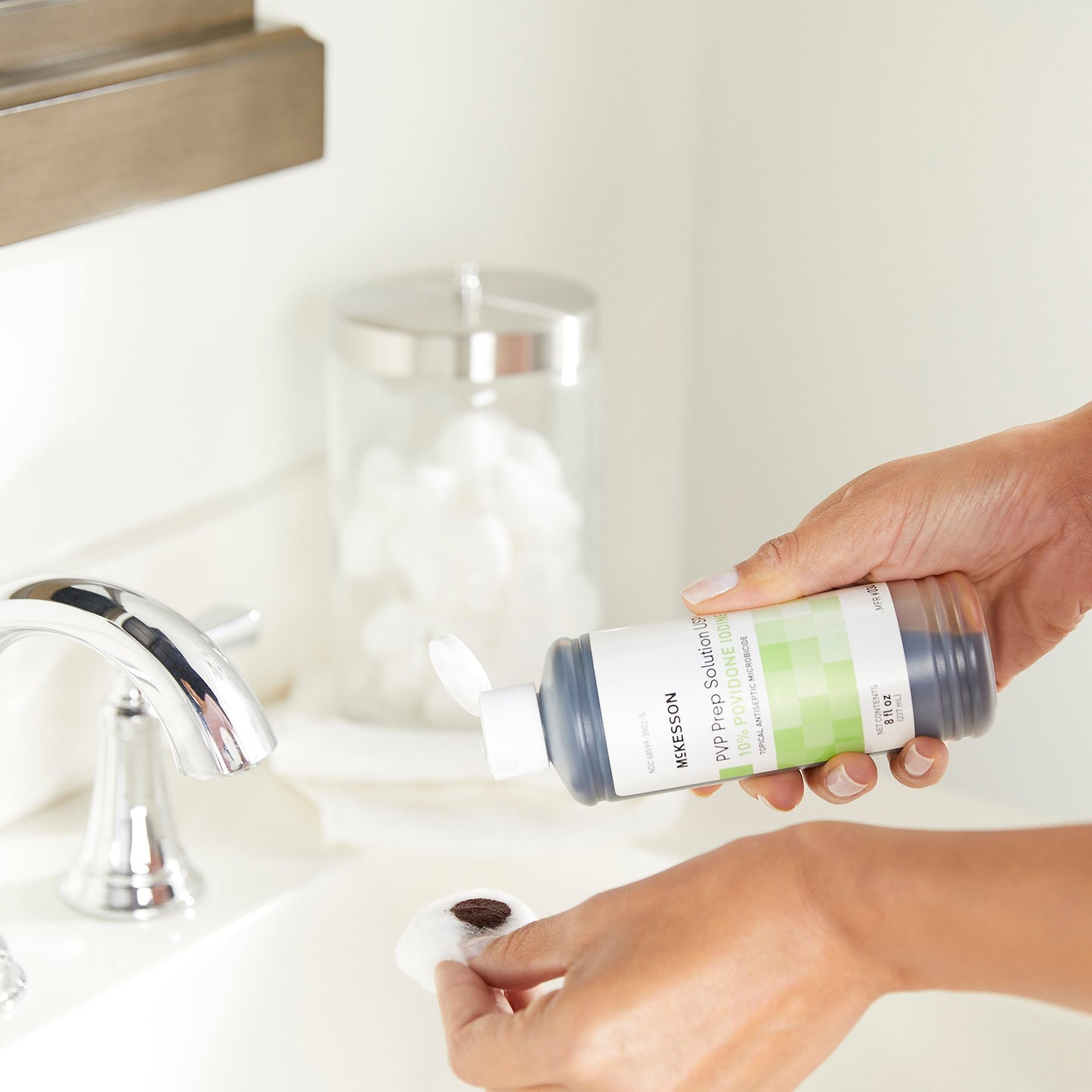 SOLUTION, PVP PREP 8OZ (24/CS)