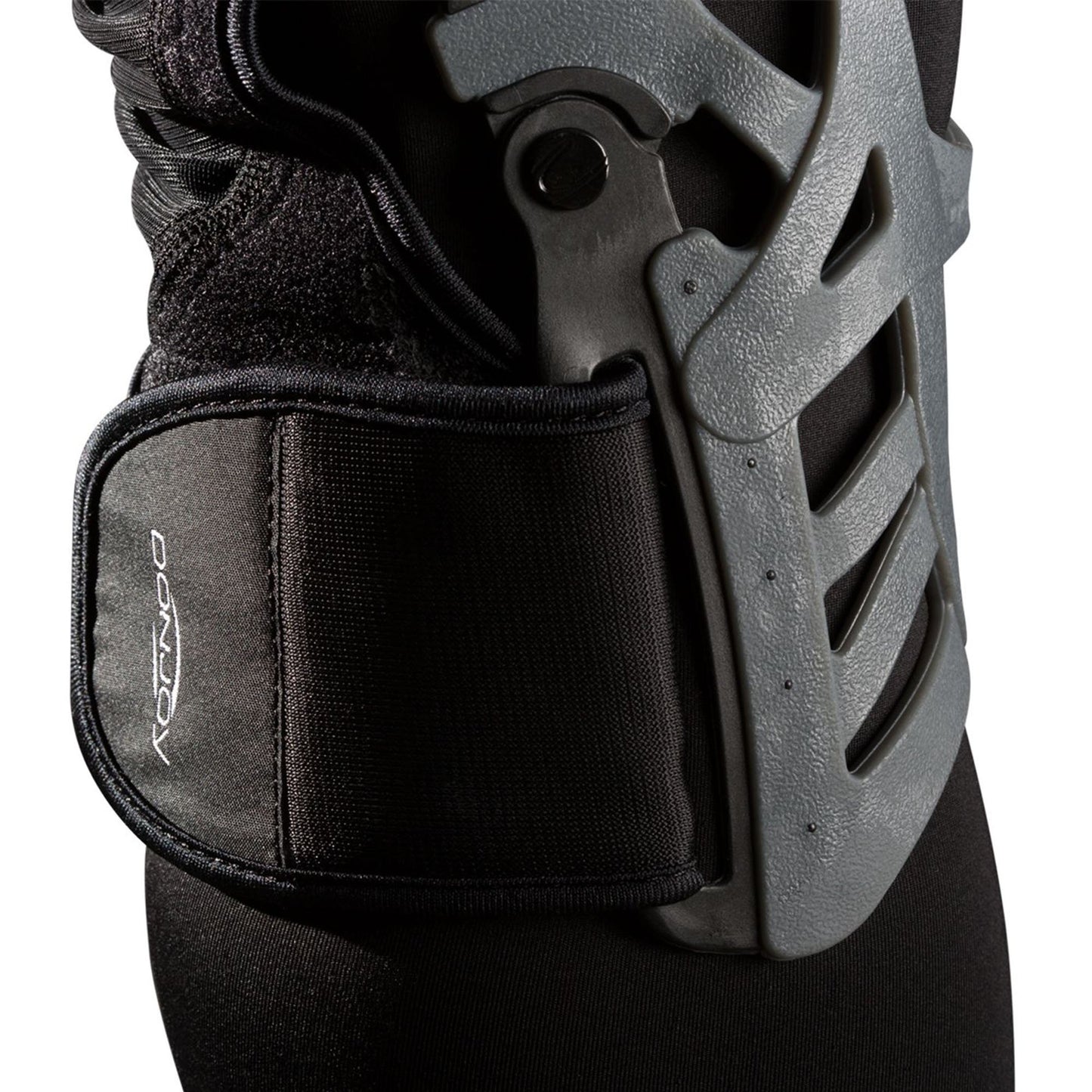 KNEE BRACE, REACTION BLK/BLU 3XLG