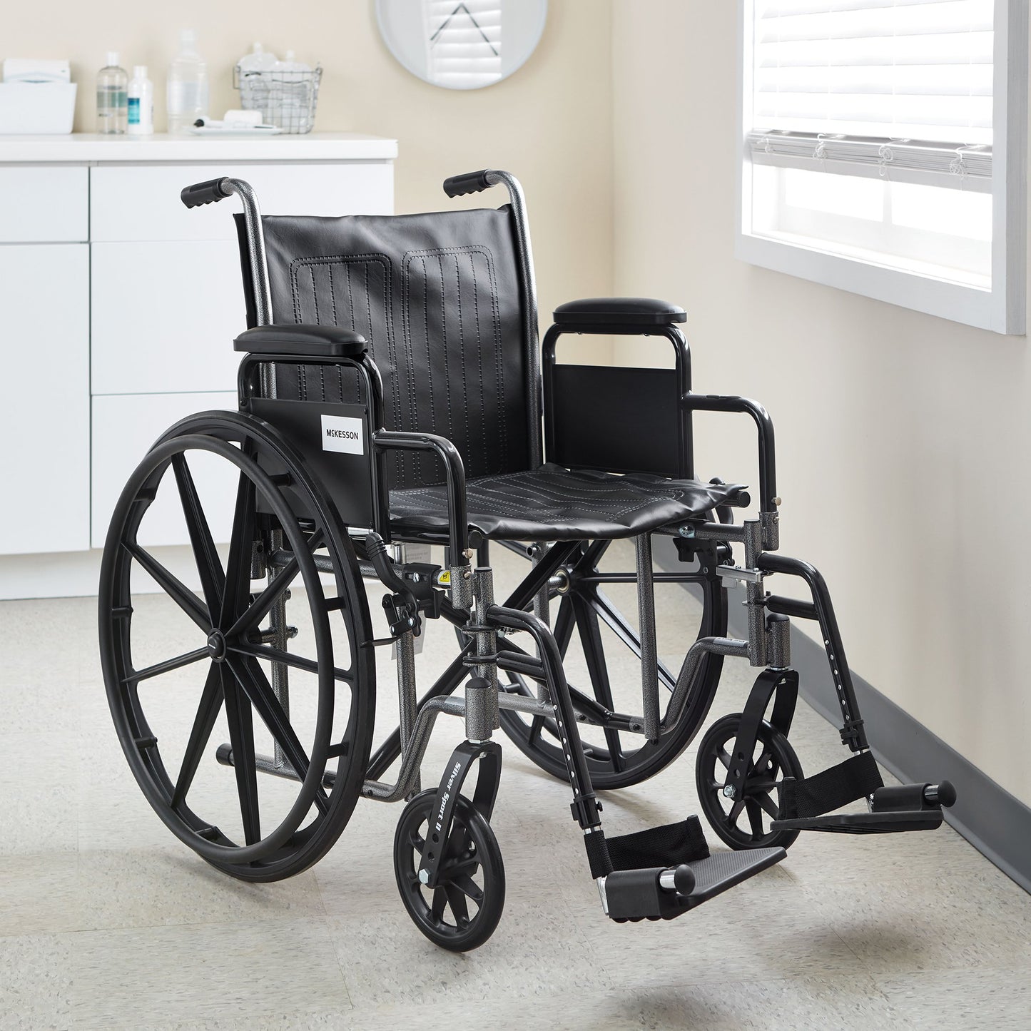 WHEELCHAIR, LTWT DDA ELR 18" 300LBS
