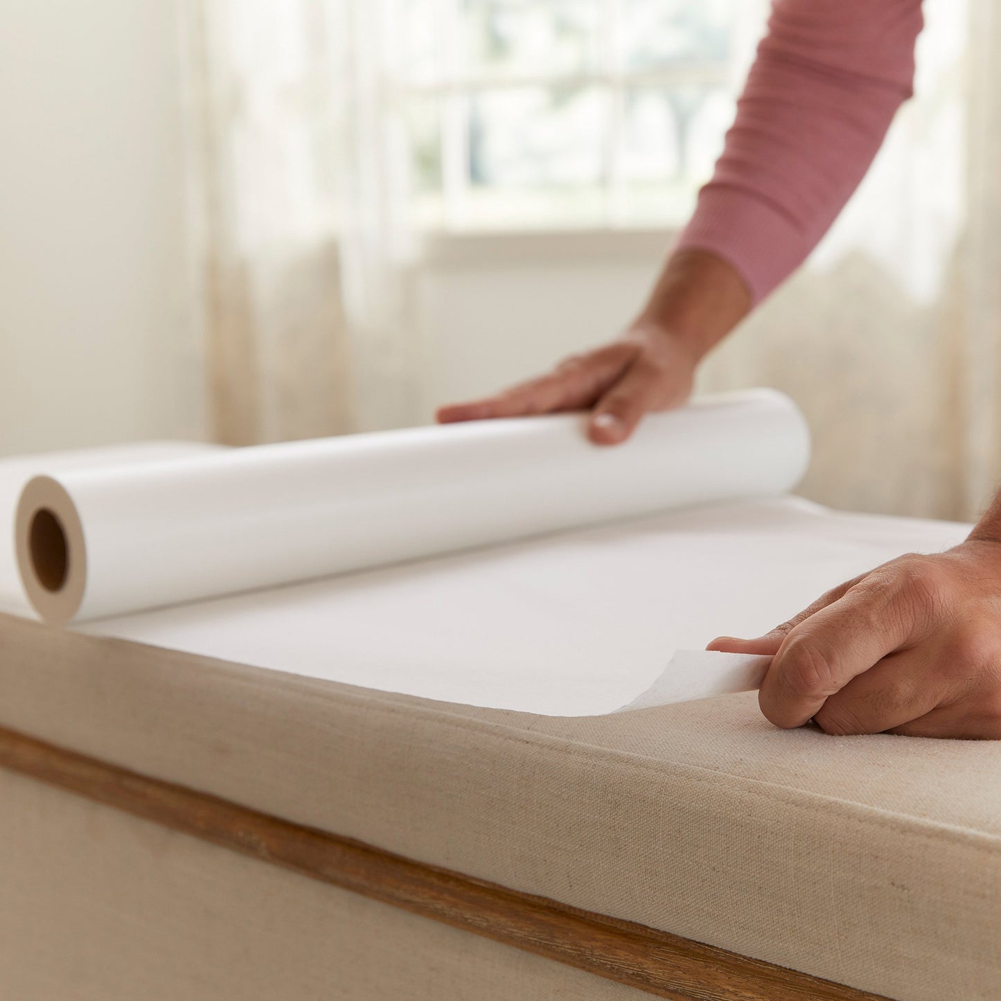 PAPER, TABLE SMOOTH ECON WHT 21"X225' (12RL/CS)