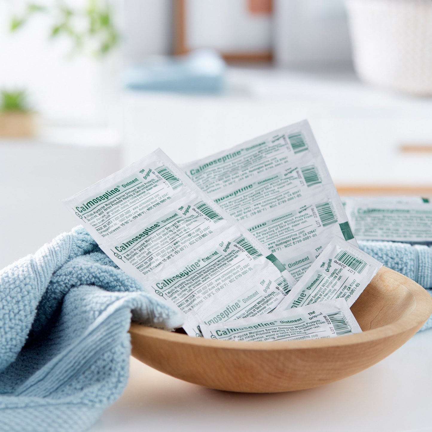 OINTMENT, CALMOSEPTINE 1/8OZ (144/BX)