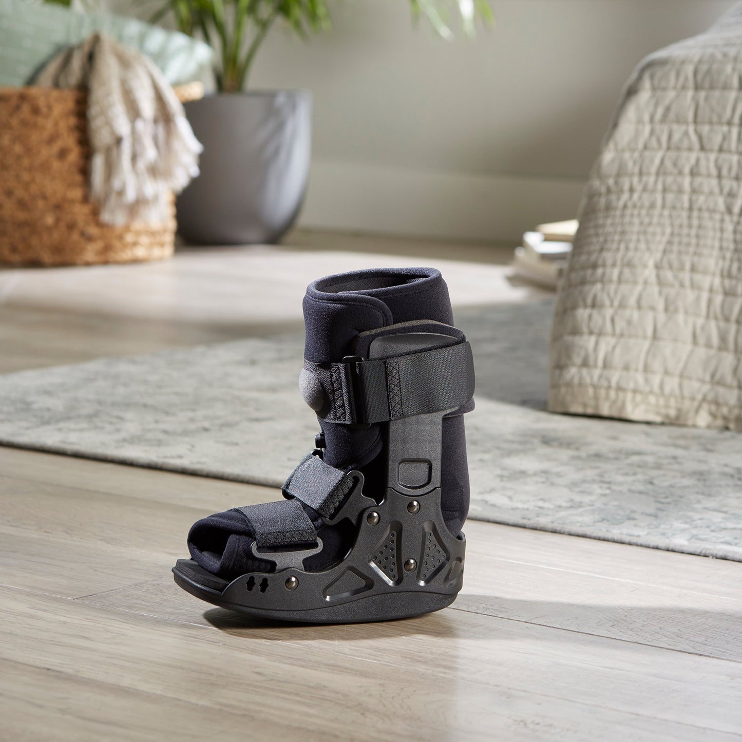 WALKER BOOT, AIR LOW TOP XSM