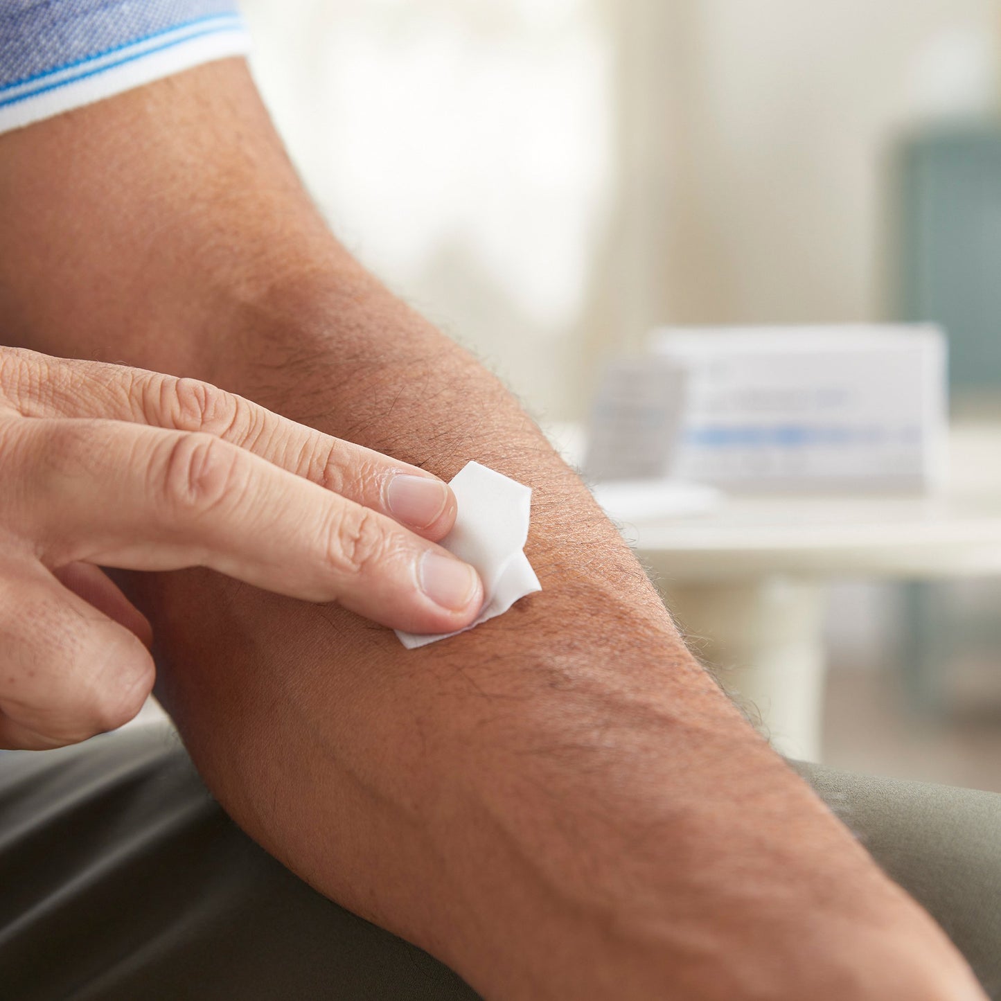 WIPE, ADH REMOVER 2.4"X2.4" (50PK/BX 50BX/CS)