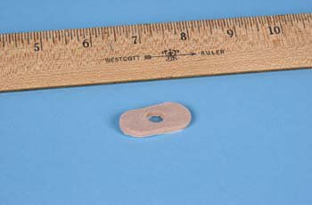 PAD, CORN W/HOLE FELT ADH FLESH 1/8" (100/BG)