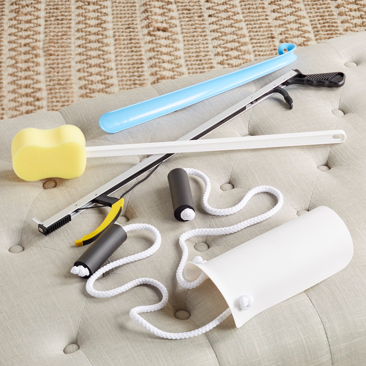 HIP KIT, W/SHOEHORN/SPONGE/REACHER/SOCK AID 26"