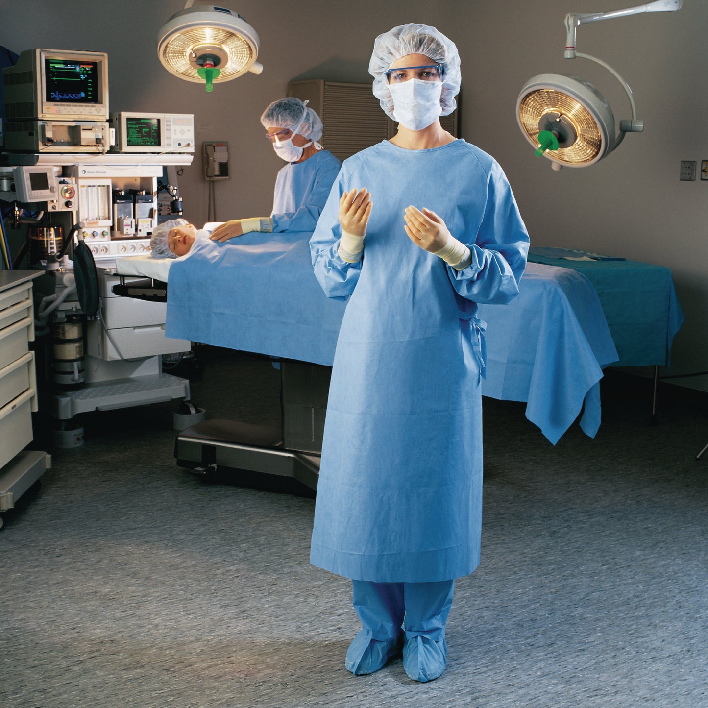 GOWN, SURG ULTRA STD BLU SM (34/CS)