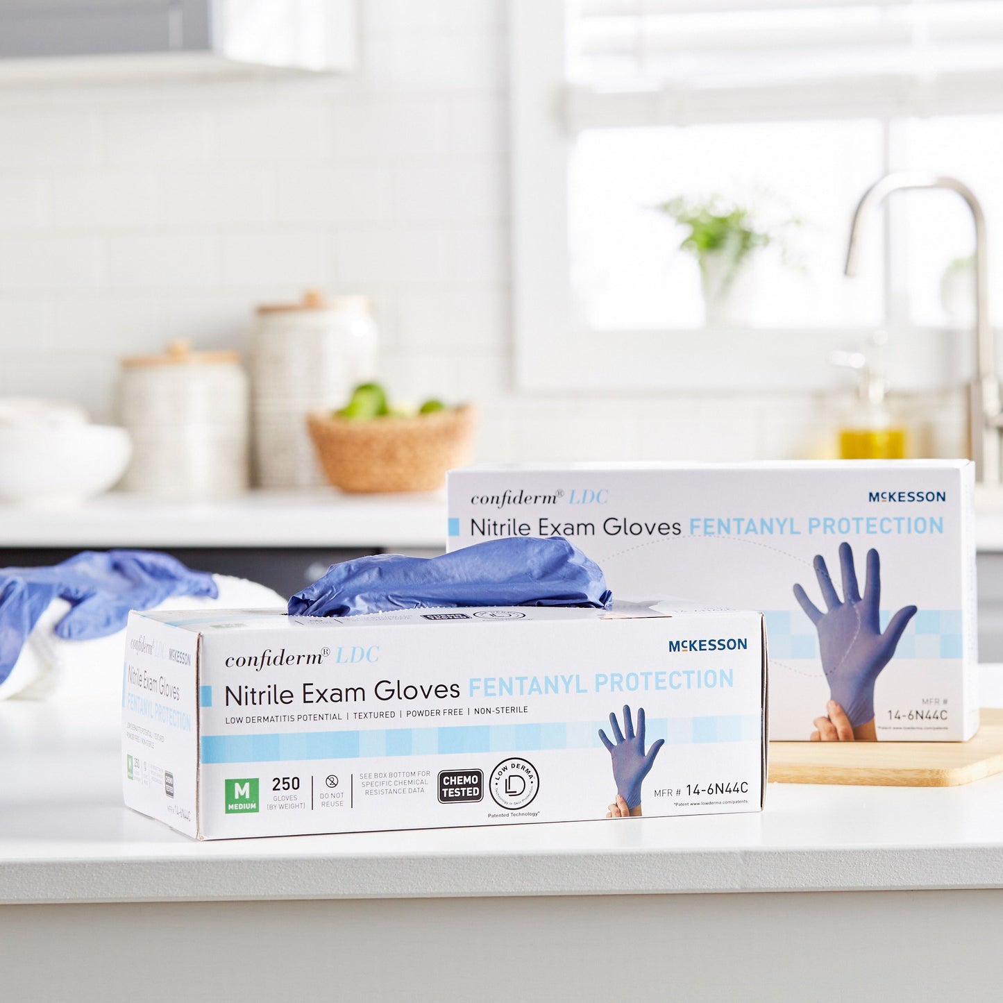 GLOVE, EXAM NTRL MED N/S CHEMOLDC BLU (250/BX 10BX/CS)