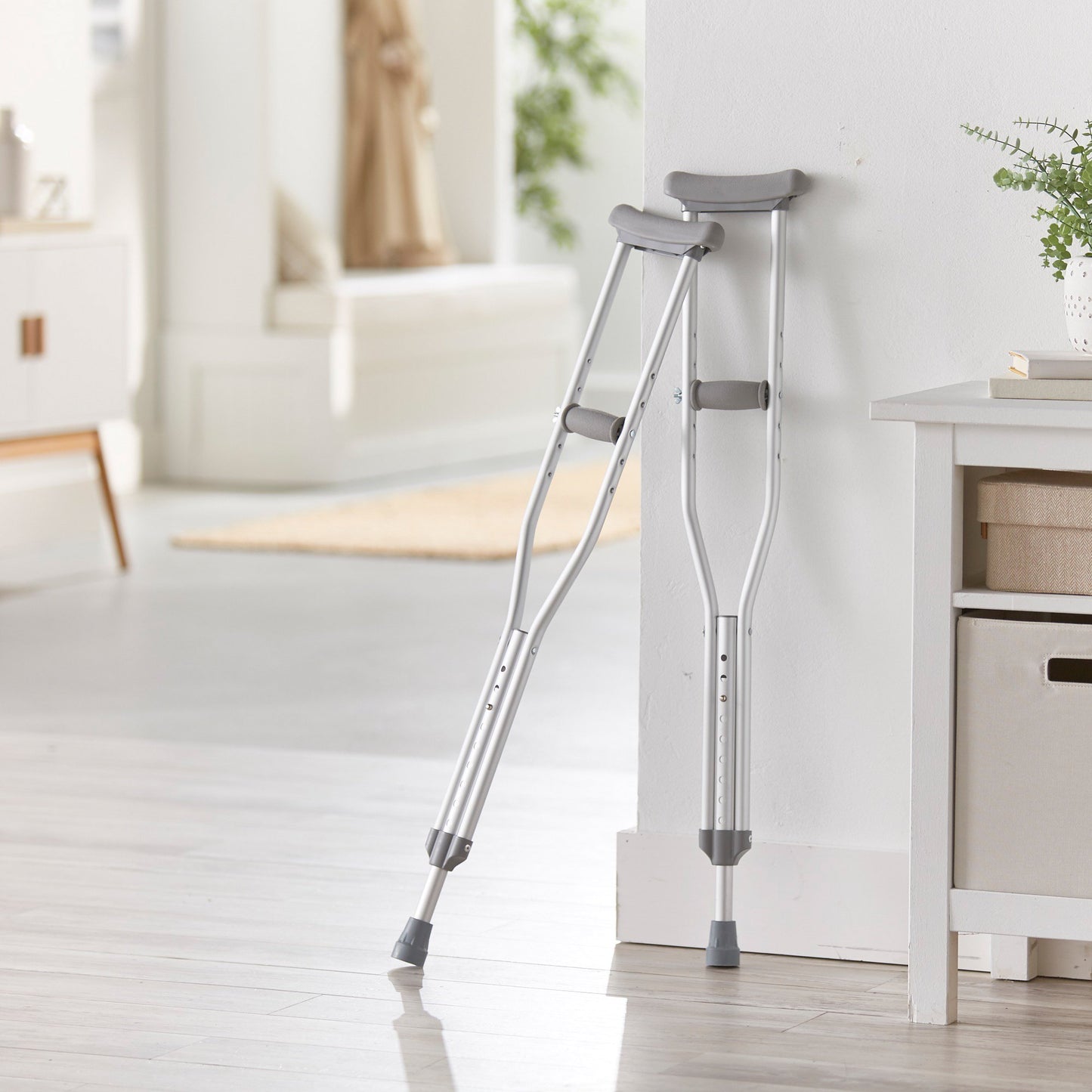 CRUTCH, ALUM PSH-BTN ADJ YTH 350LB (8PR/CS)