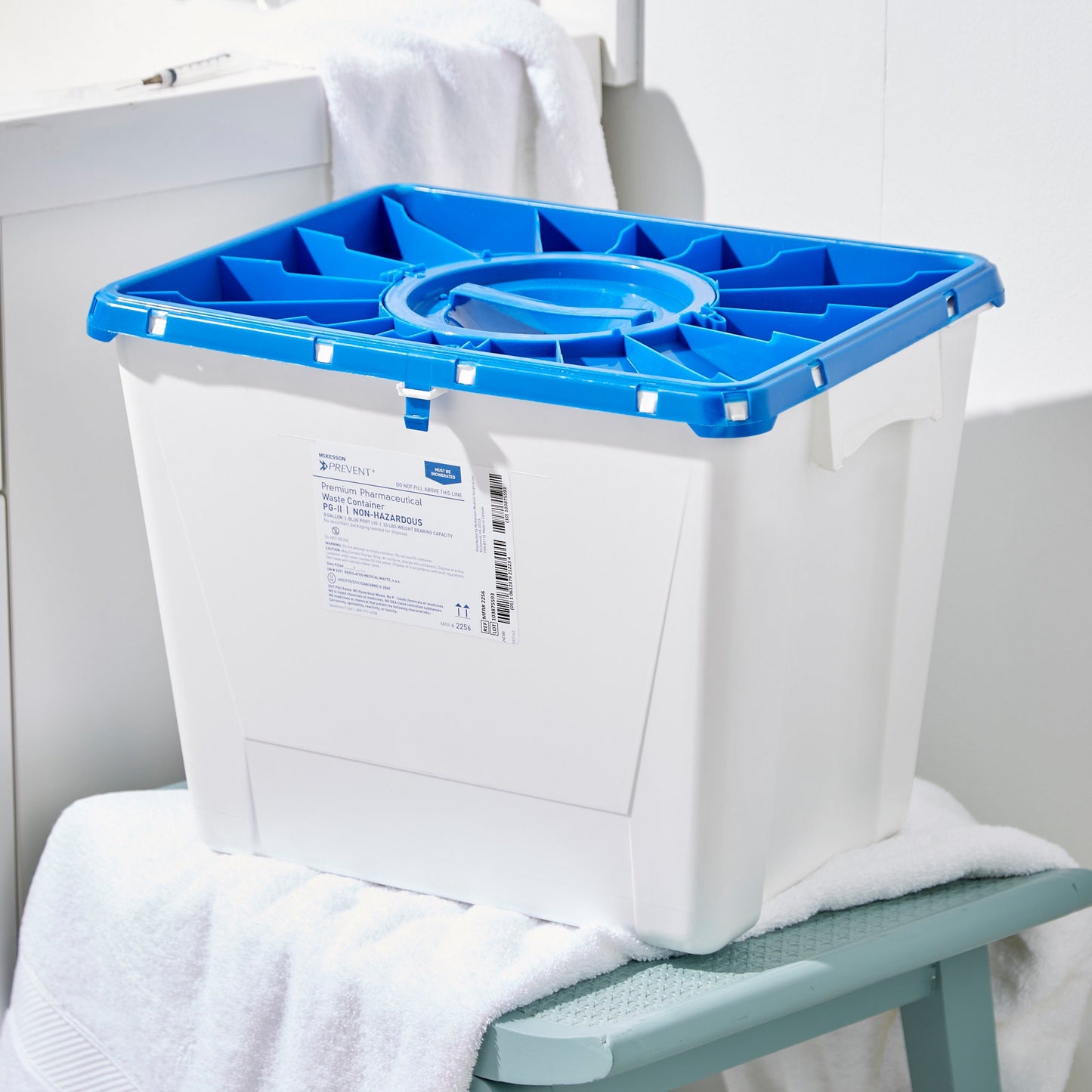 CONTAINER, SHARPS PHARMA WHT/BLU 8GL (9/CS)